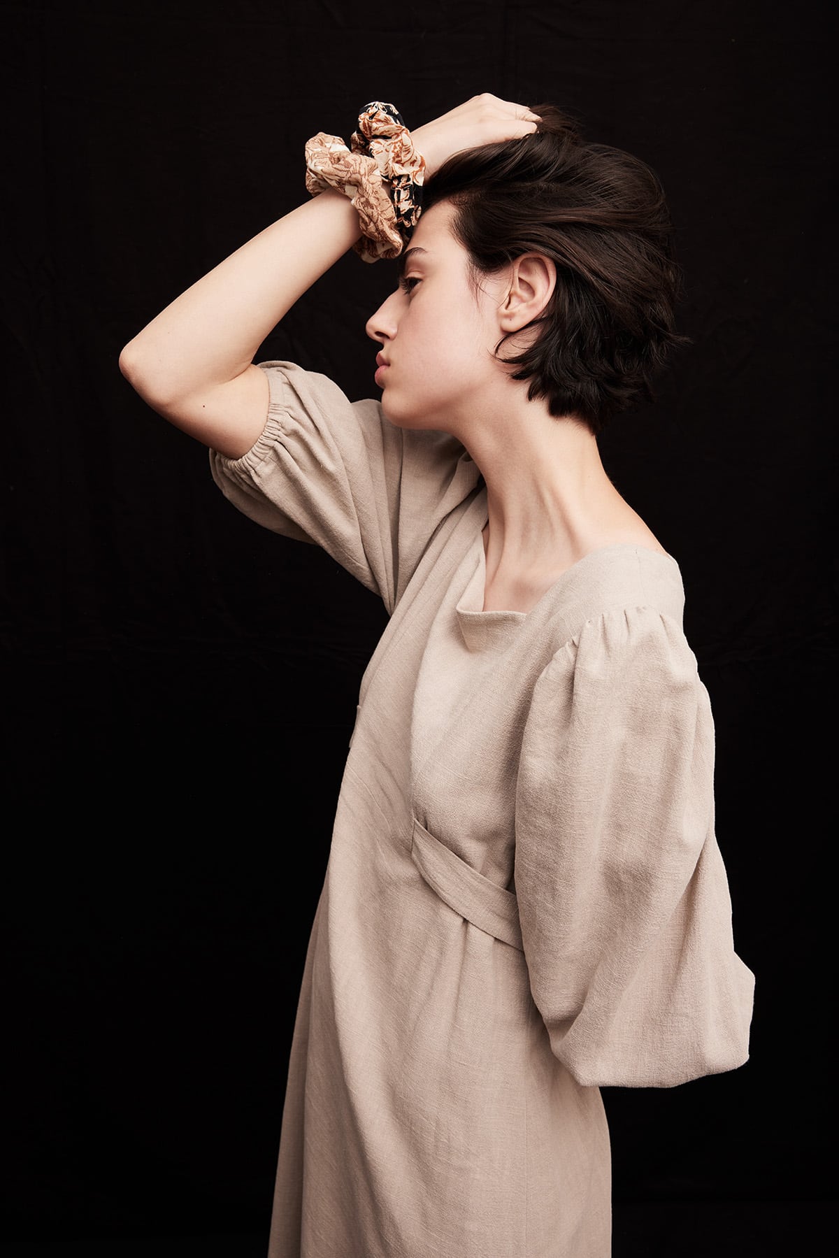 SCRUNCHIE Vintage Floral Print Navy/Cream